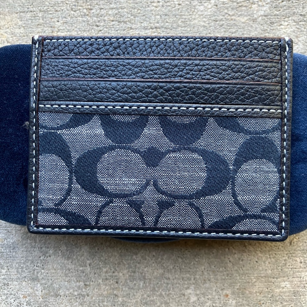 Coach ID wallet
